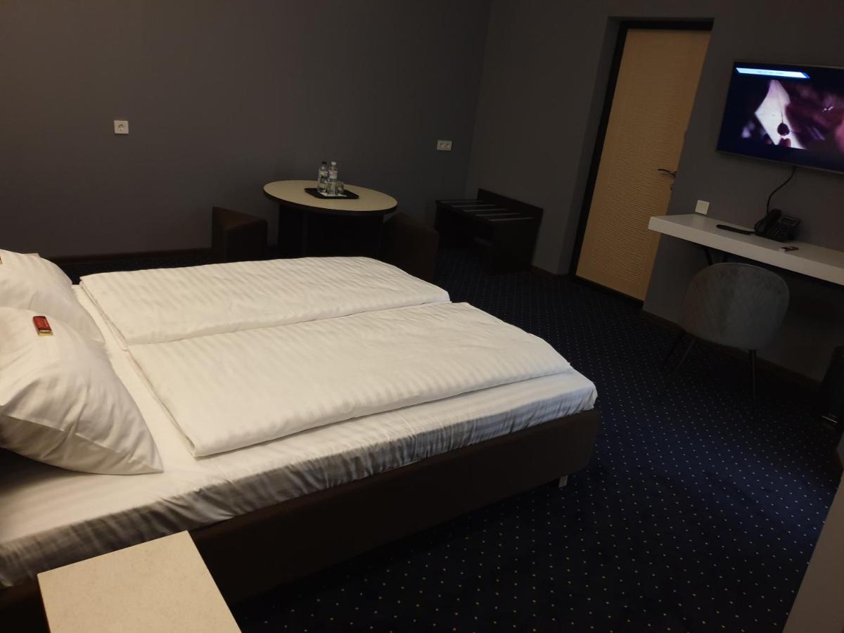 Lex Trend Hotel Irpin Dış mekan fotoğraf
